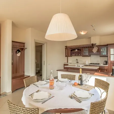 Il Borgo Apartment *